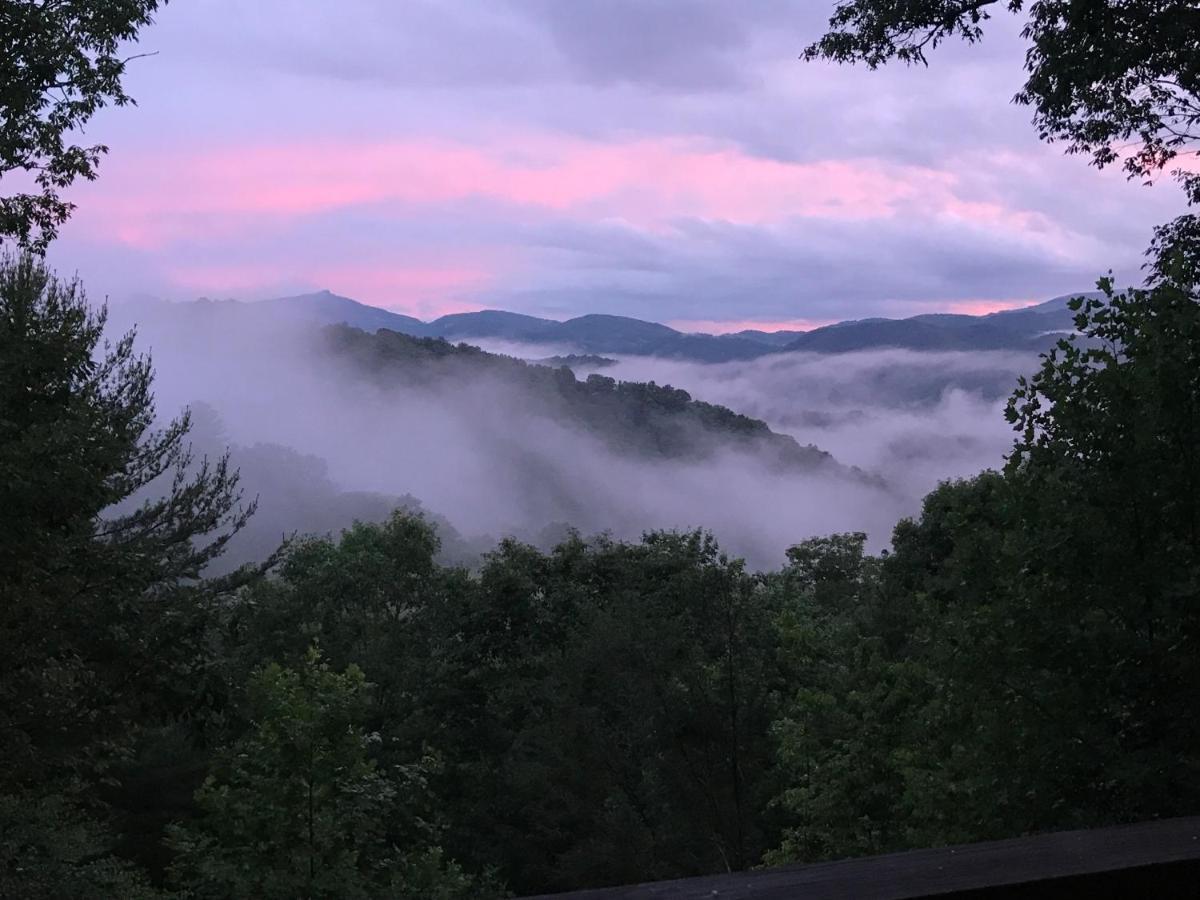 Lazy Bear Lodge Valle Crucis 외부 사진